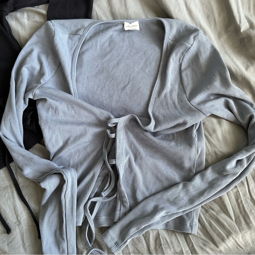 BUNDLE - Aritzia Wilfried tie front top - Picture 8 of 8